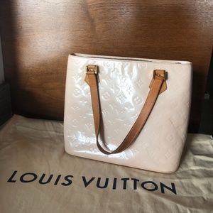 Authentic Louis Vuitton Monogram Vernis Leather Pale Pink Shoulder Bag
